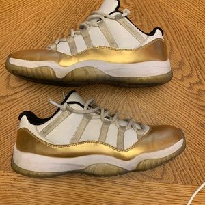 Air Jordan 11 Retro Low 'Closing'